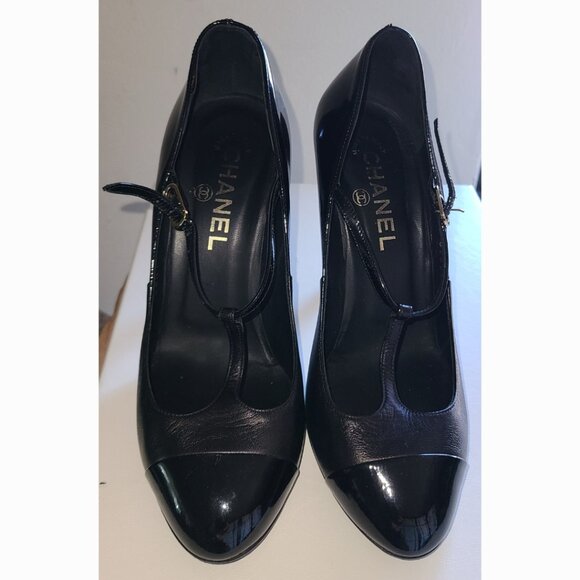 CHANEL 37 6/6.5 Black Patent Leather 2-Tone CC Metal Logo T-strap Mary Jane Pump - Picture 11 of 13